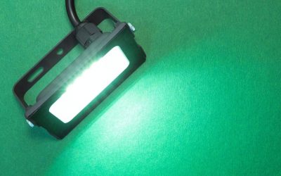 Parkolás LED-es reflektor segítségével